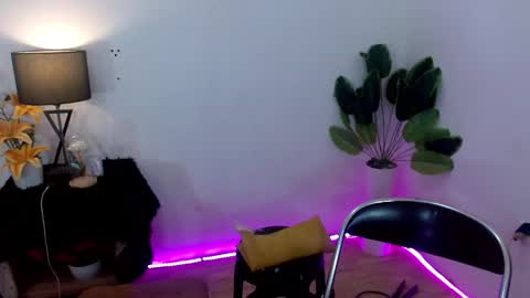 Snapshot of transgoddessselena chatting on 12.10.24 Selena the real cummer online show from 12.10.24