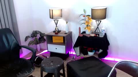 Snapshot of transgoddessselena chatting on 01.05.25 Selena the real cummer online show from 01.05.25
