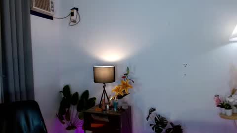 Snapshot of transgoddessselena chatting on 02.20.25 Selena the real cummer online show from 02.20.25