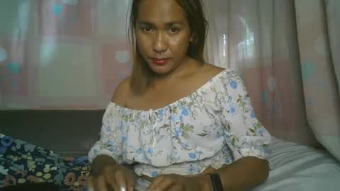 transhottie28 online show from 02.13.25