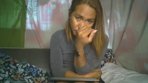 transhottie28 online show from 02.14.25