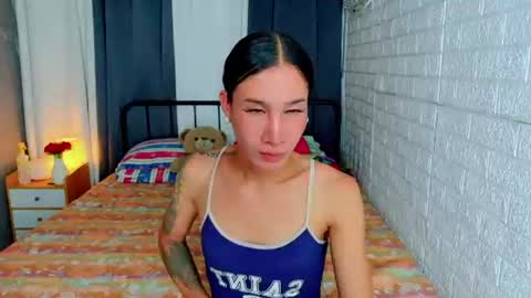 Snapshot of transmedusaxxx chatting on 06.25.26 Chloe online show from 06.25.26