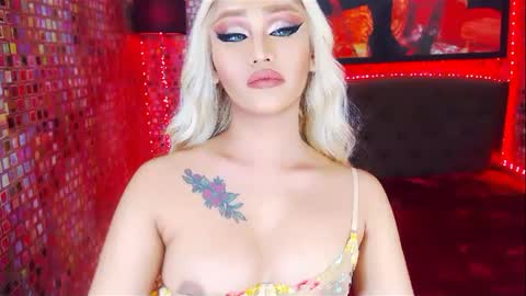 KYLIE BELLA  TS online show from 03.09.25