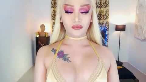 KYLIE BELLA  TS online show from 09.08.25