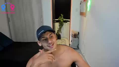 Snapshot of travis_bakerr chatting on 09.23.25 travis bakerr online show from 09.23.25