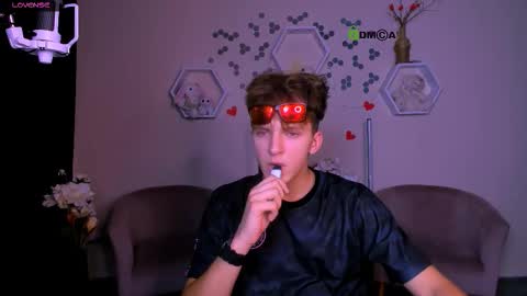 Travis online show from 09.22.25