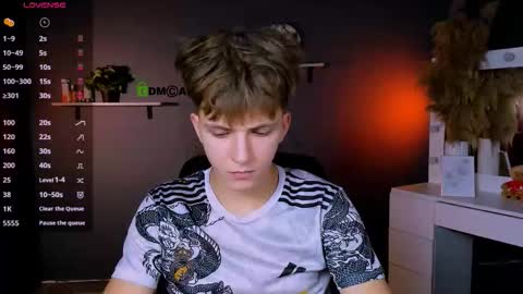 Travis online show from 10.08.25