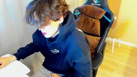 travisrivas online show from 02.05.26