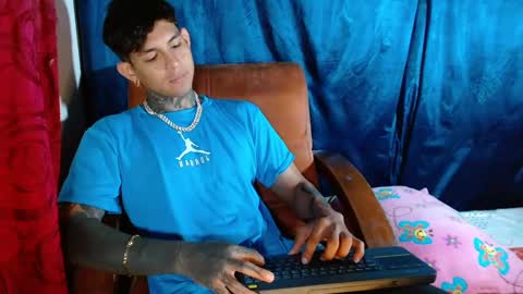 Snapshot of travistanner28 chatting on 02.07.25 TRAV - INDEPENDENT MODEL online show from 02.07.25