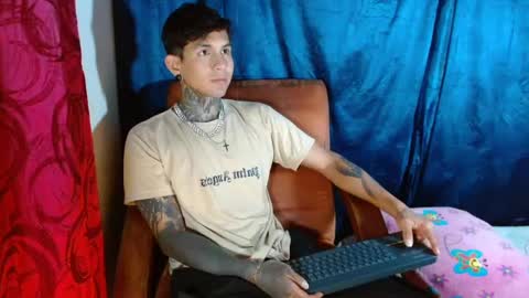 Snapshot of travistanner28 chatting on 02.13.25 TRAV - INDEPENDENT MODEL online show from 02.13.25
