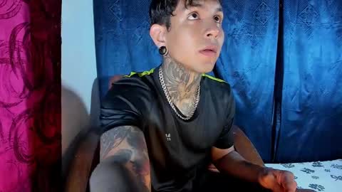 Snapshot of travistanner28 chatting on 02.18.25 TRAV - INDEPENDENT MODEL online show from 02.18.25