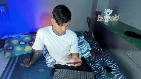Snapshot of travistanner28 chatting on 09.08.25 TRAV - INDEPENDENT MODEL online show from 09.08.25