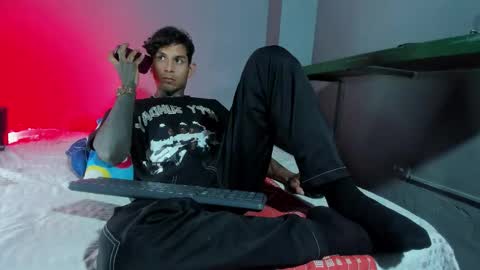 Snapshot of travistanner28 chatting on 10.04.25 TRAV - INDEPENDENT MODEL online show from 10.04.25