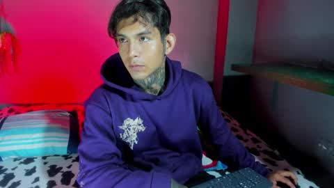 Snapshot of travistanner28 chatting on 10.06.25 TRAV - INDEPENDENT MODEL online show from 10.06.25