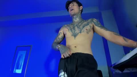 Snapshot of travistanner28 chatting on 10.10.25 TRAV - INDEPENDENT MODEL online show from 10.10.25