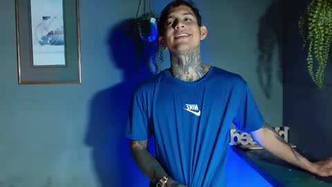 Snapshot of travistanner28 chatting on 10.17.25 TRAV - INDEPENDENT MODEL online show from 10.17.25