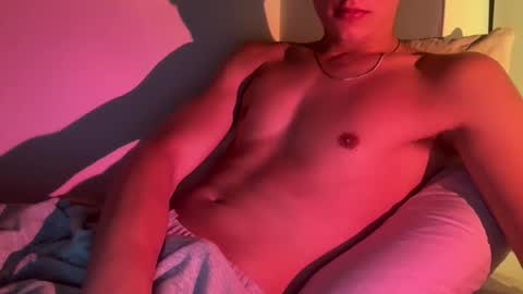 Snapshot of travvy19 chatting on 02.17.26 travvy19 online show from 02.17.26