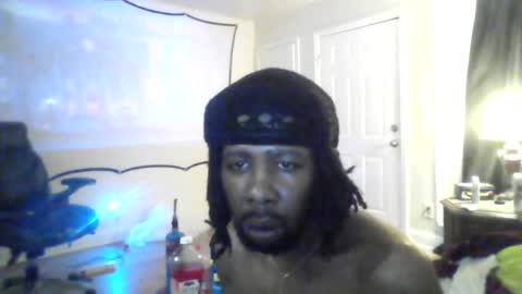 Snapshot of tray713152 chatting on 06.18.26 10Thickness online show from 06.18.26