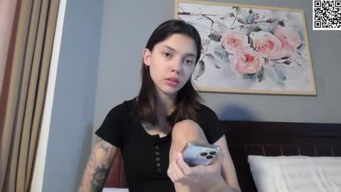 Snapshot of treezyny chatting on 02.28.25 Sarah And Jon online show from 02.28.25