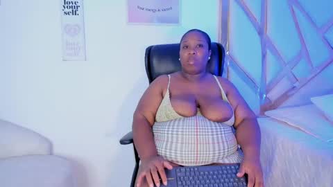 Treisy Vixen big ass online show from 05.16.26