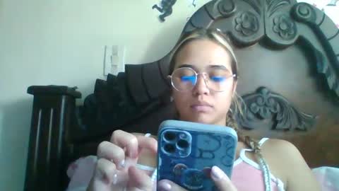 triana_bell online show from 12.09.24