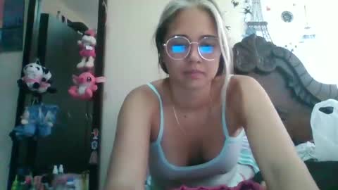 triana_bell online show from 12.22.24