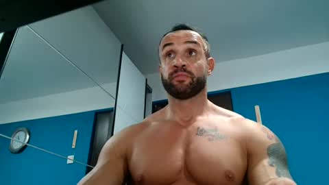 Snapshot of tridentmuscles chatting on 12.02.24 tridentmuscles online show from 12.02.24