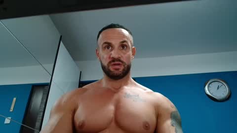 Snapshot of tridentmuscles chatting on 12.23.24 tridentmuscles online show from 12.23.24