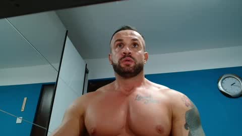 Snapshot of tridentmuscles chatting on 12.25.24 tridentmuscles online show from 12.25.24