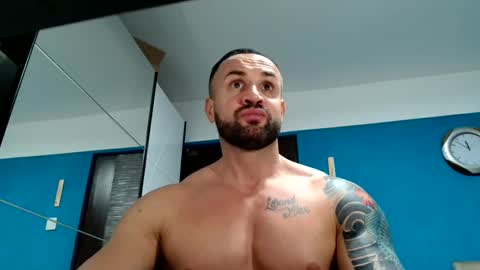 Snapshot of tridentmuscles chatting on 02.06.25 tridentmuscles online show from 02.06.25