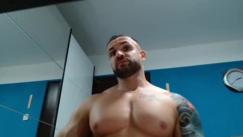 Snapshot of tridentmuscles chatting on 02.11.25 tridentmuscles online show from 02.11.25