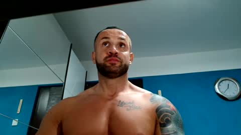 Snapshot of tridentmuscles chatting on 03.11.25 tridentmuscles online show from 03.11.25