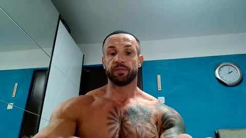 Snapshot of tridentmuscles chatting on 09.29.25 tridentmuscles online show from 09.29.25