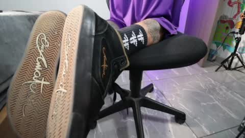 - trieone online show from 04.17.26