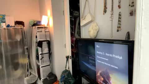 Snapshot of trillahung chatting on 09.15.25 WapBopper online show from 09.15.25