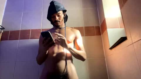 Snapshot of trillahung chatting on 09.20.25 WapBopper online show from 09.20.25