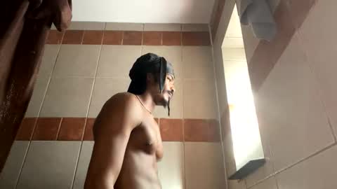 Snapshot of trillahung chatting on 10.01.25 WapBopper online show from 10.01.25