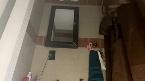 Snapshot of trillahung chatting on 10.02.25 WapBopper online show from 10.02.25