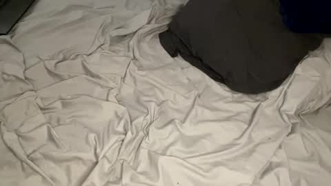 Snapshot of trillahung chatting on 10.10.25 WapBopper online show from 10.10.25