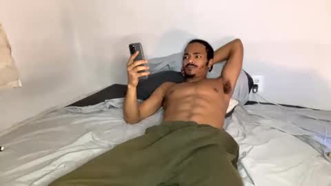 Snapshot of trillahung chatting on 10.11.25 WapBopper online show from 10.11.25