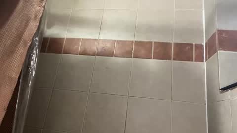 Snapshot of trillahung chatting on 10.12.25 WapBopper online show from 10.12.25