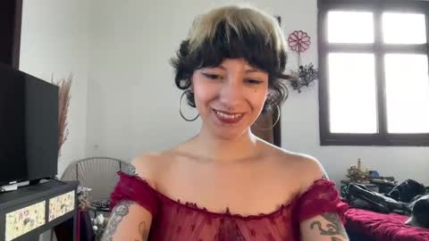 Snapshot of trinitysecrets chatting on 12.31.24 trinitysecrets online show from 12.31.24