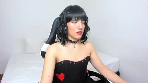 Snapshot of trinydoll chatting on 01.09.25 Triny online show from 01.09.25
