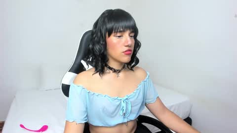 Snapshot of trinydoll chatting on 01.17.25 Triny online show from 01.17.25