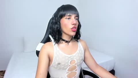 Snapshot of trinydoll chatting on 01.18.25 Triny online show from 01.18.25