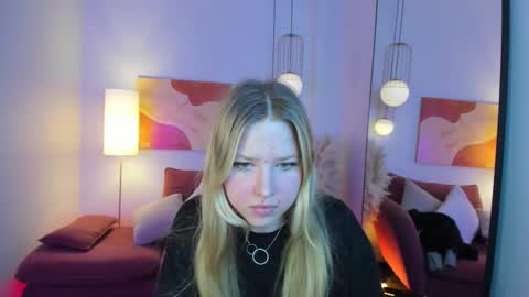 Snapshot of triplesec_ chatting on 10.15.25 Tasya online show from 10.15.25