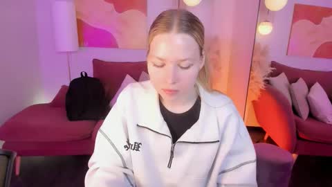 Snapshot of triplesec_ chatting on 10.17.25 Tasya online show from 10.17.25