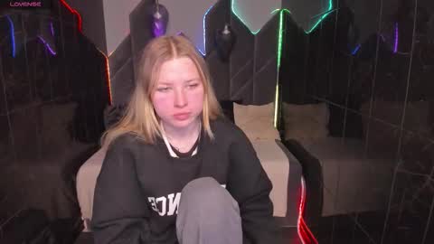 Snapshot of triplesec_ chatting on 10.23.25 Tasya online show from 10.23.25