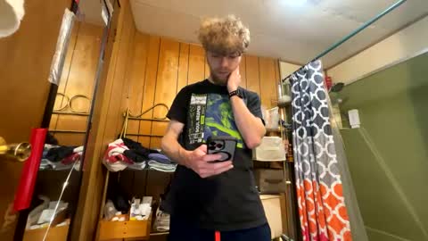 Snapshot of trippyscenes chatting on 01.31.25 trippyscenes online show from 01.31.25