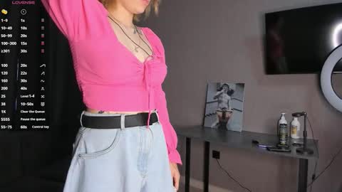 Snapshot of trisavya chatting on 09.12.25 Gabriela online show from 09.12.25